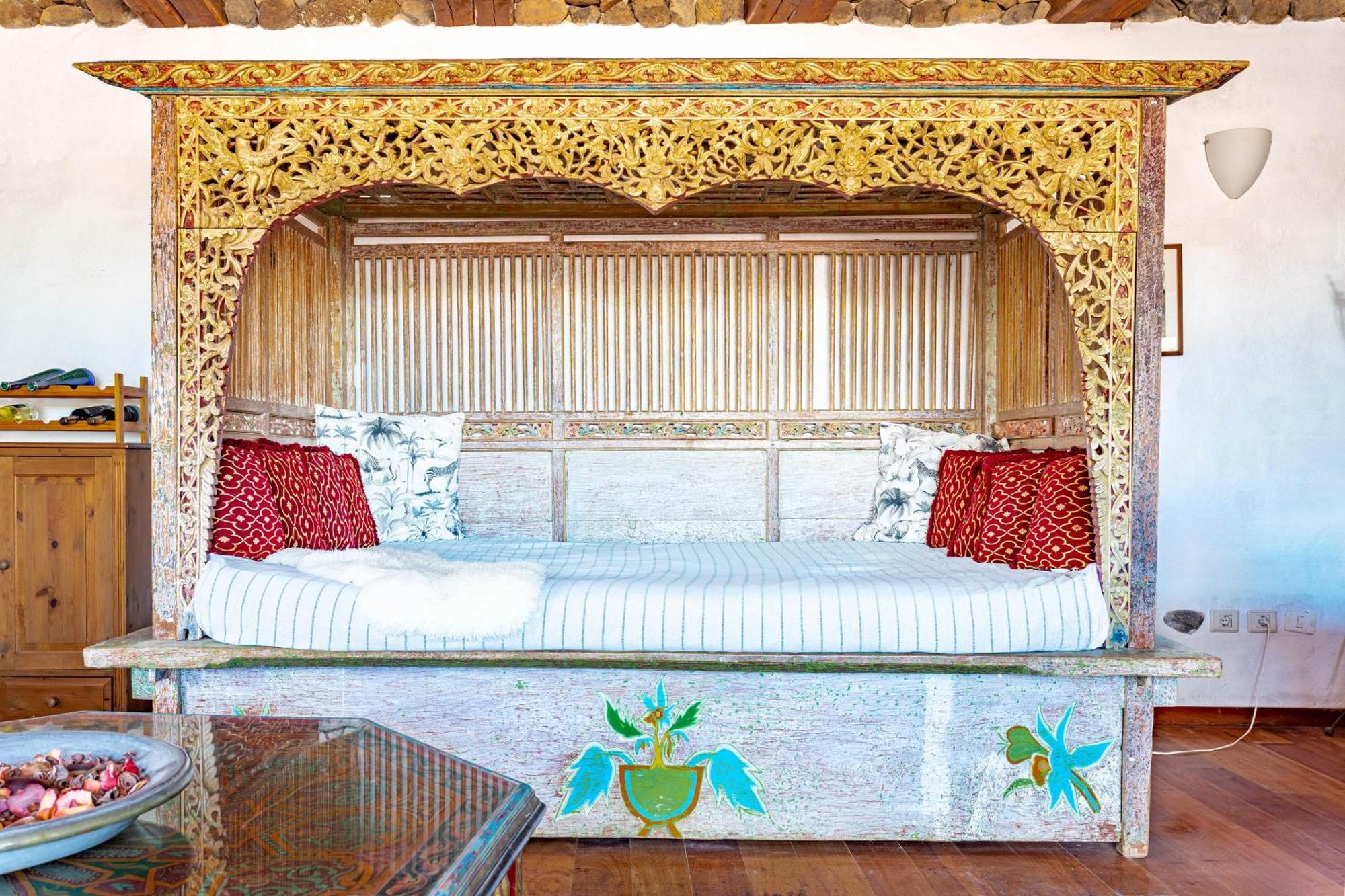 Finca De Arrieta Village - Yurts And Stone Cottages - Shared Pool - Walking Distance To Arrieta Beach - Eco Friendly Табайеско Экстерьер фото