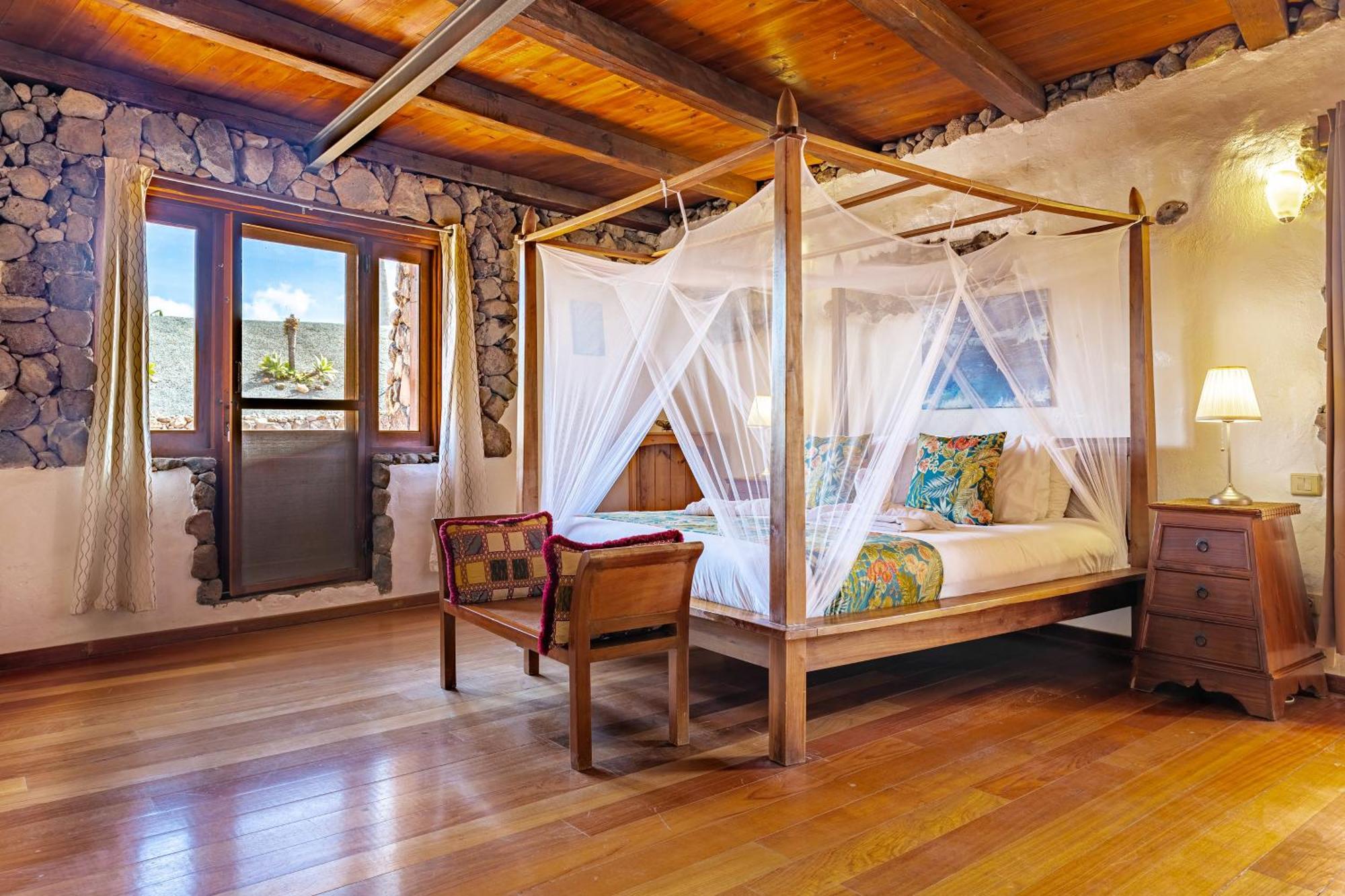Finca De Arrieta Village - Yurts And Stone Cottages - Shared Pool - Walking Distance To Arrieta Beach - Eco Friendly Табайеско Экстерьер фото